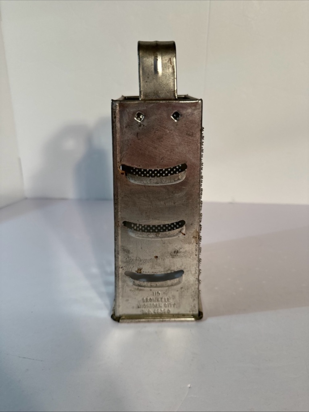 Vintage Bromwell 119 Cheese Grater Box With Handle Farmhouse Decor Primitive USA - Picture 2 of 7